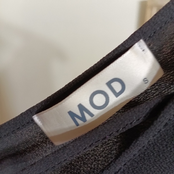 Mod cropped cold shoulder blouse - Picture 3 of 6